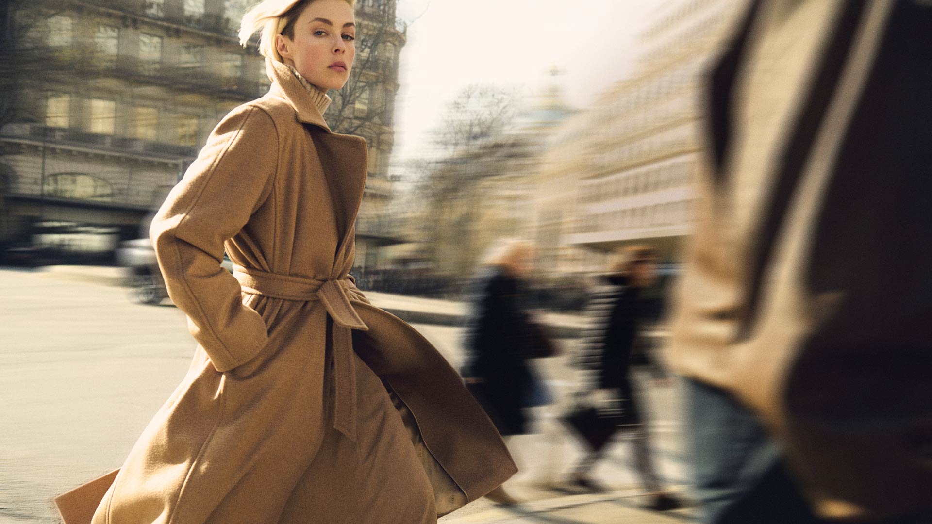 ＜MaxMara/マックスマーラ＞が「キャメル」をテーマにポップアップストアを 日本橋三越本店にて開催。　　