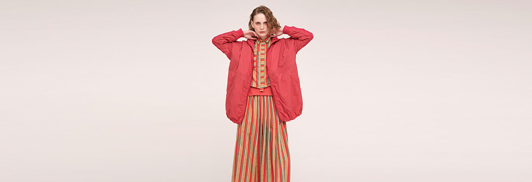 【M】美品　TRUNK HKロゴ　コシノヒロコ　 プルオーバー　ベスト　ジレ デニム風ダンボールニットベスト/洗える(ベスト・ジレ) | TRUNK